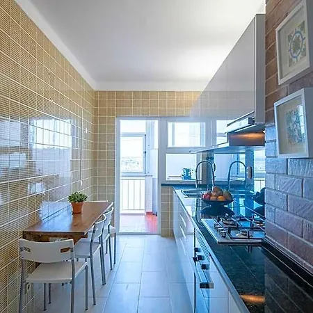 Stunning Sunny 3-bedroom In 酒店 3*
