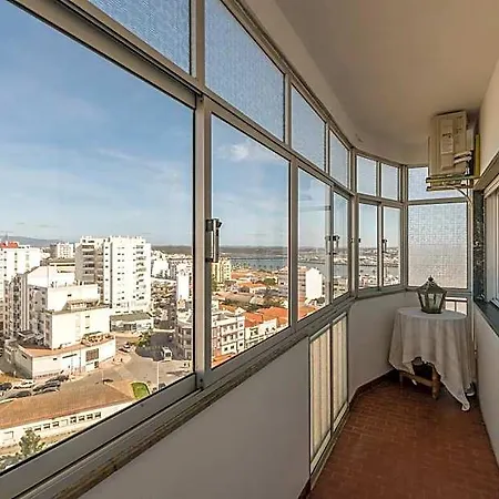 Stunning Sunny 3-bedroom In 波尔蒂芒