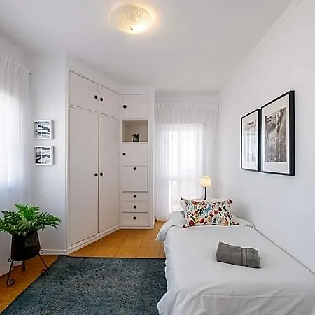 Stunning Sunny 3-bedroom In 酒店 波尔蒂芒
